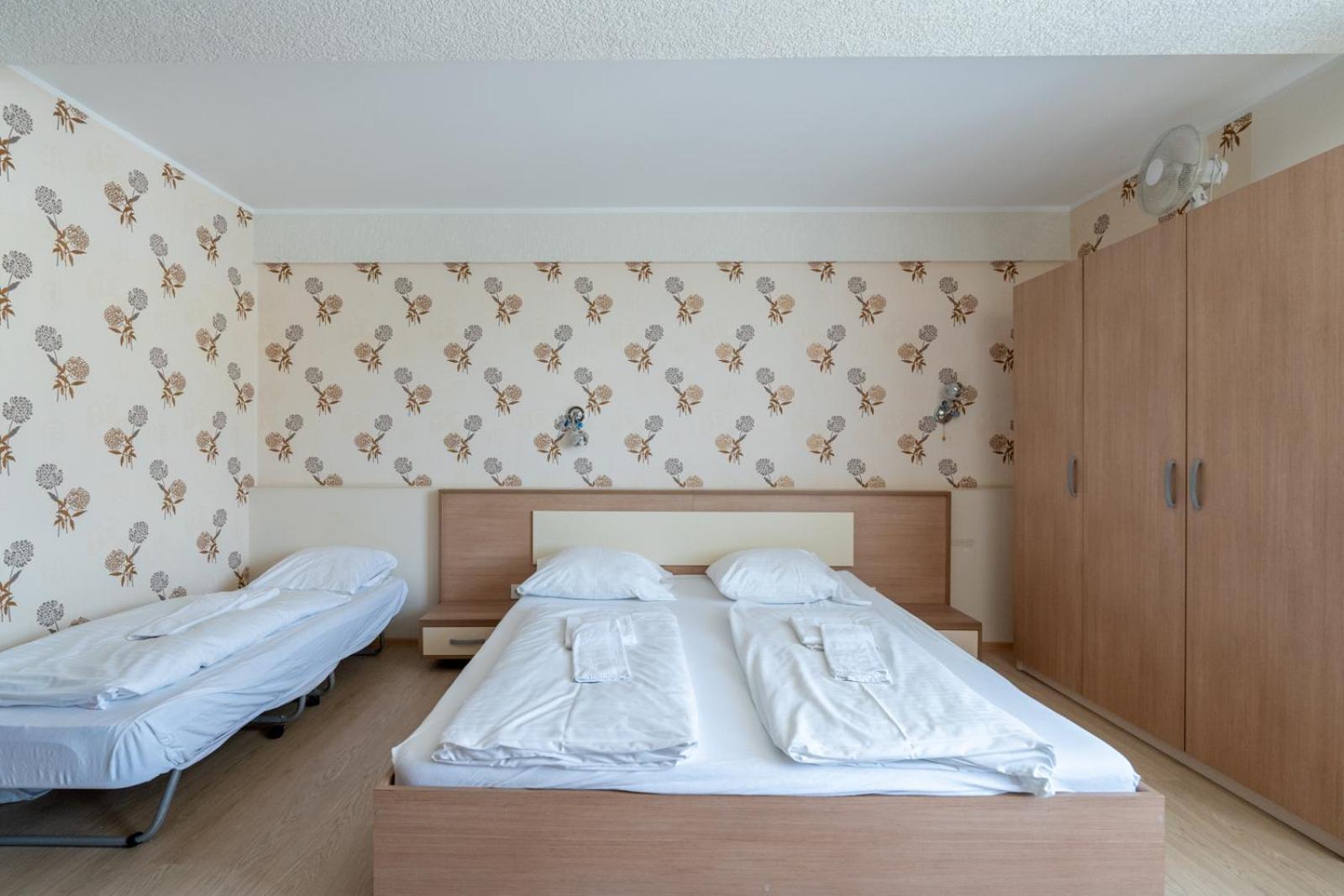 Farawayhomes Aparthotel Near Vienna Airport - Anytime Self Check-In Bruck-Leitha Dış mekan fotoğraf